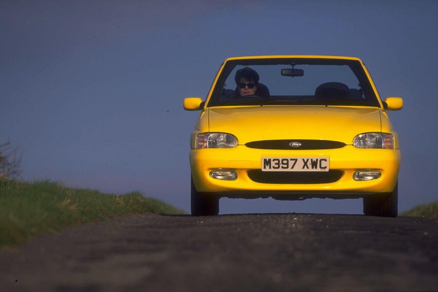  Ford Escort 1995 года  (фото 29 из 43)